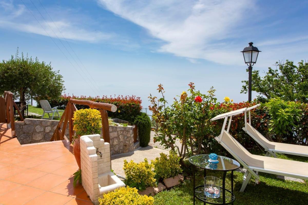 Il Giardino Di Rosa Villa Amalfi Bagian luar foto