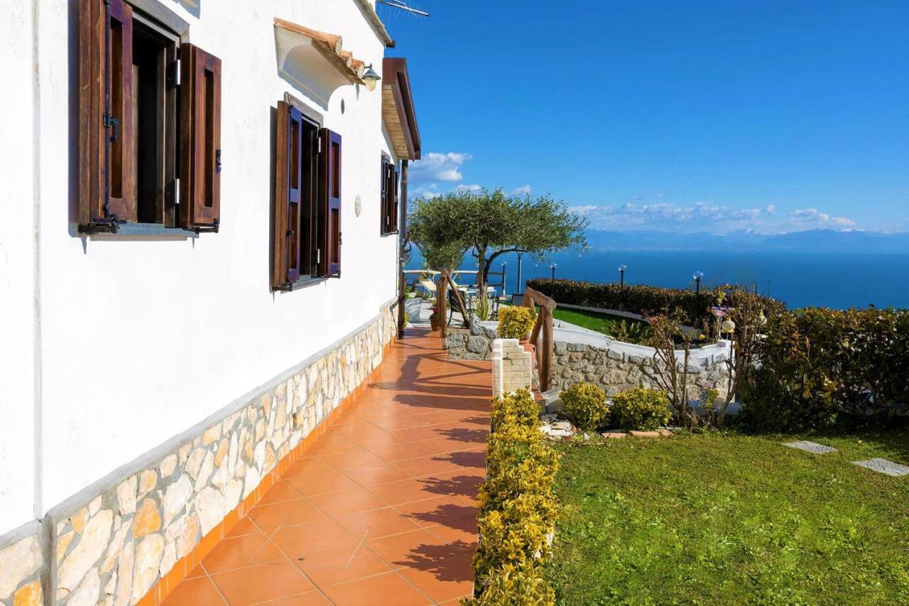 Il Giardino Di Rosa Villa Amalfi Bagian luar foto