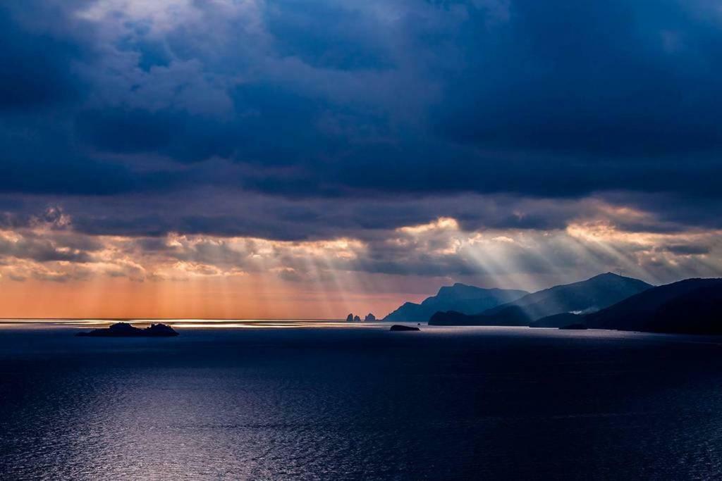 Il Giardino Di Rosa Villa Amalfi Bagian luar foto